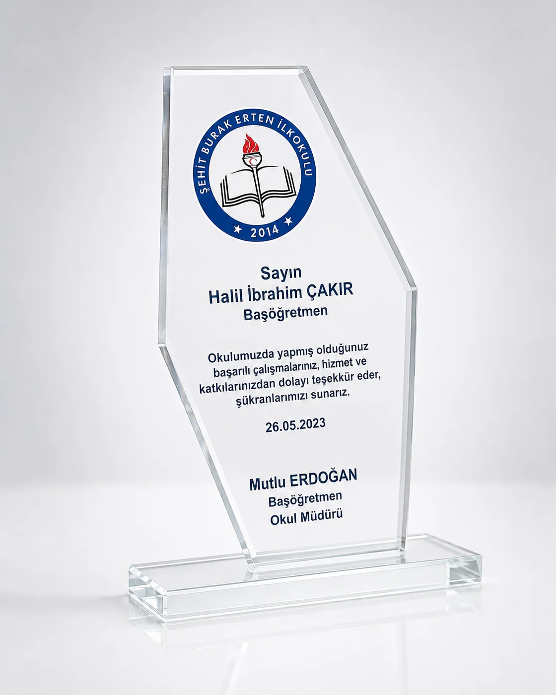 Denizli kişiye özel kristal okul teşekkür plaketi